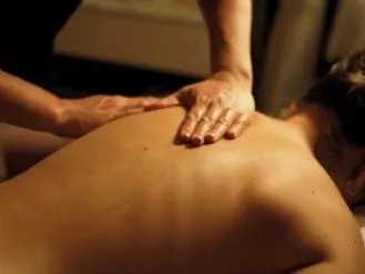 Massage aux huiles essentielles
